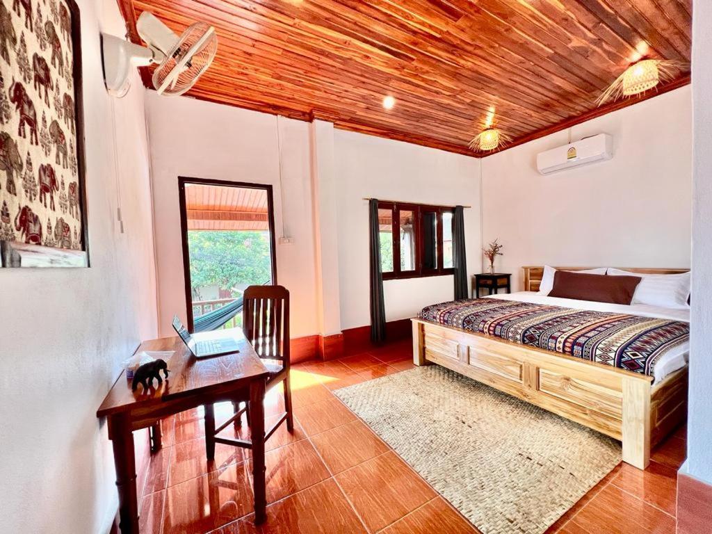 La Casa Hostel Луанґпхабанґ Екстер'єр фото