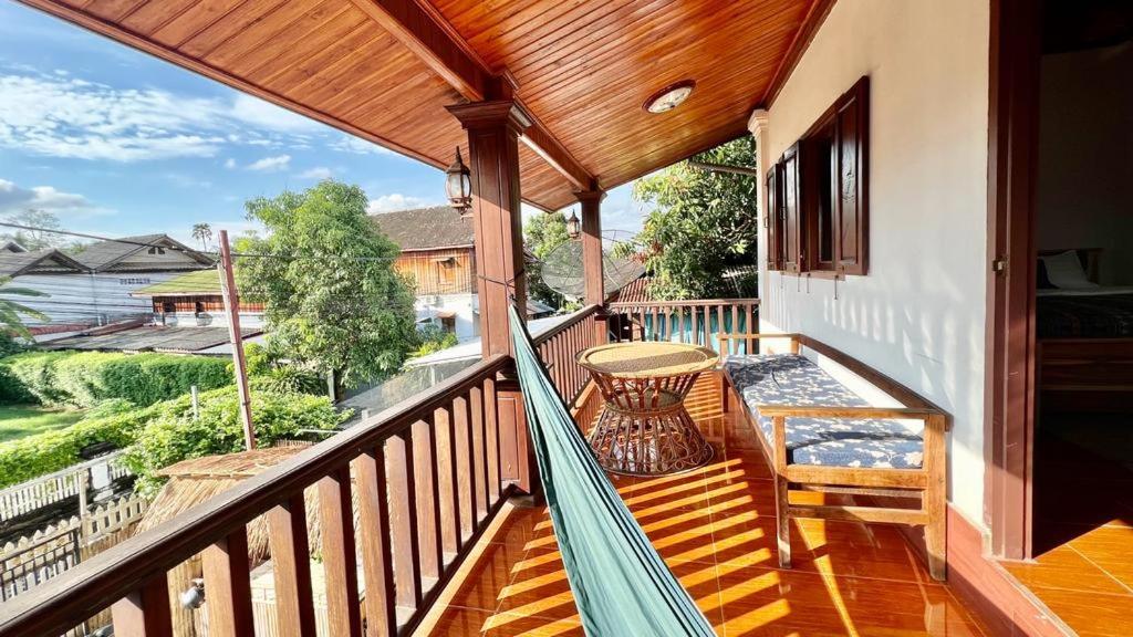 La Casa Hostel Луанґпхабанґ Екстер'єр фото